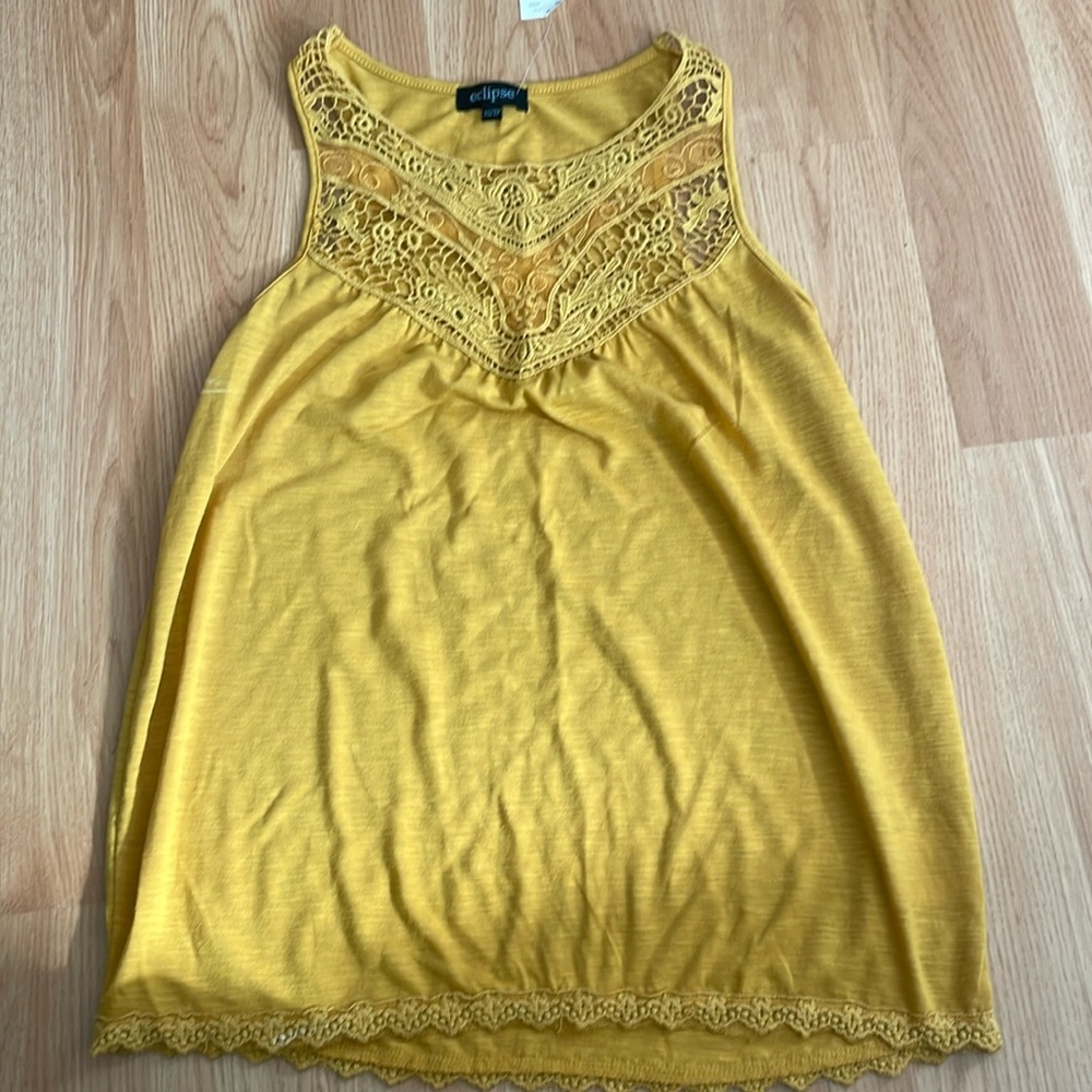 Cute Lacy Tank Top NWT